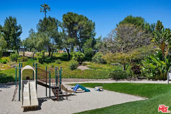 $1,399,000 | 67 Paradise Cove Road, Malibu, CA 90265