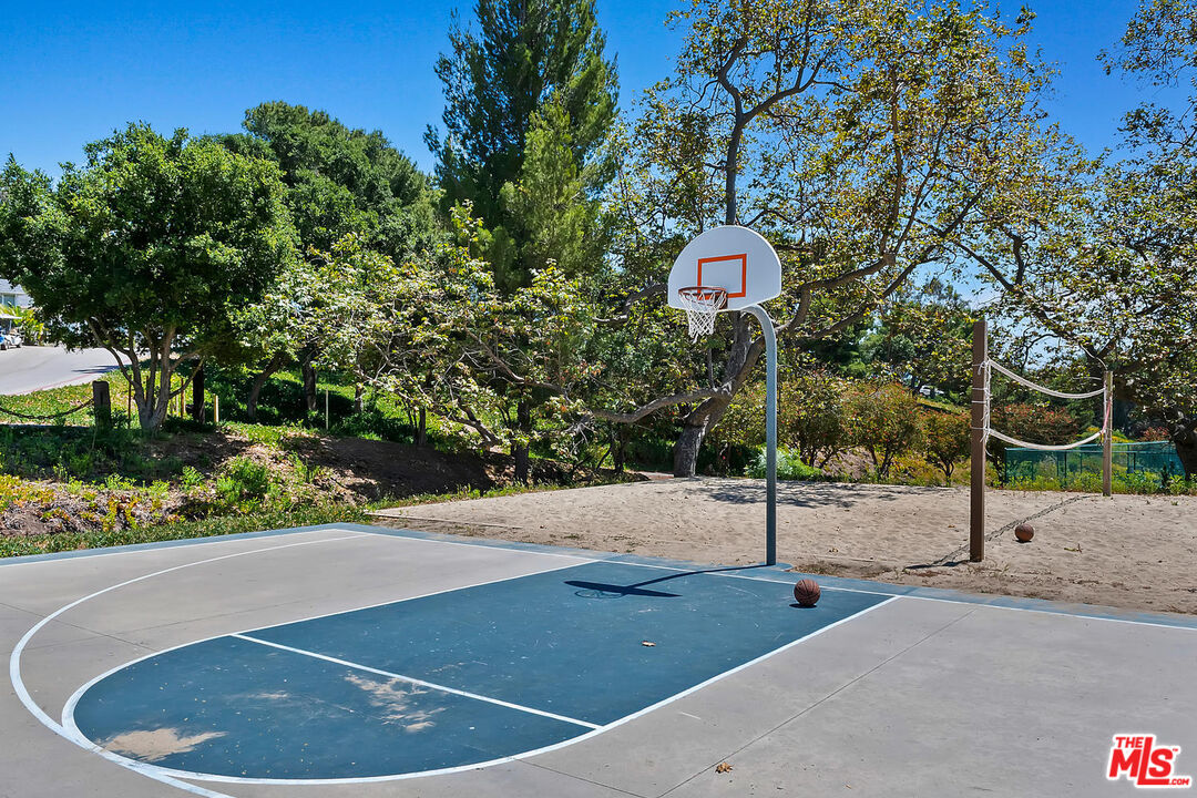 67 Paradise Cove Road Malibu, CA 90265 - Photo 45 of 45 a view of a basketball court