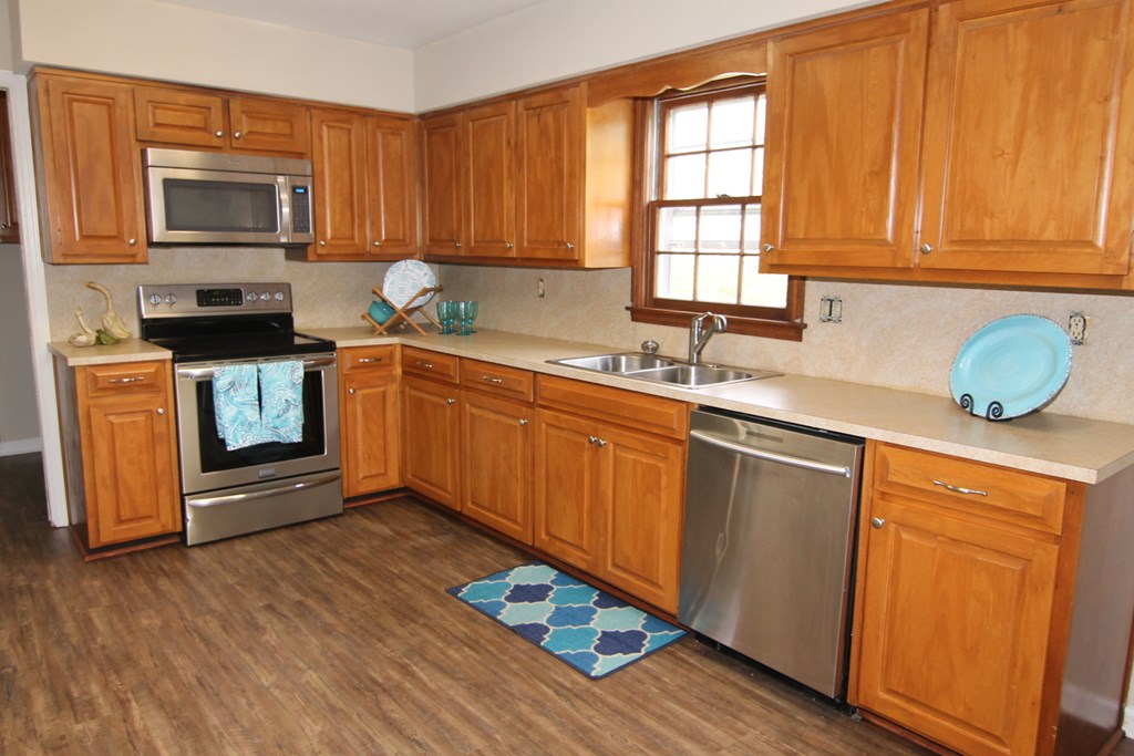 4814 Roxbury Drive Columbus, GA 31907 - Photo 4 of 15 Kitchen