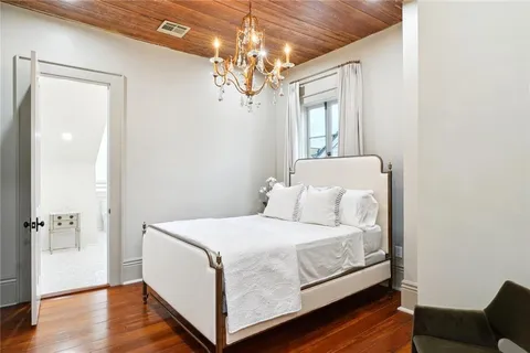 $1,895,000 | 520 Burgundy Street, New Orleans, LA 70112