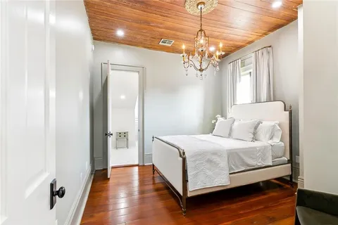 $1,895,000 | 520 Burgundy Street, New Orleans, LA 70112