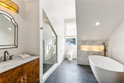 $1,895,000 | 520 Burgundy Street, New Orleans, LA 70112