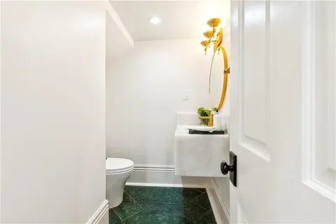 $1,895,000 | 520 Burgundy Street, New Orleans, LA 70112