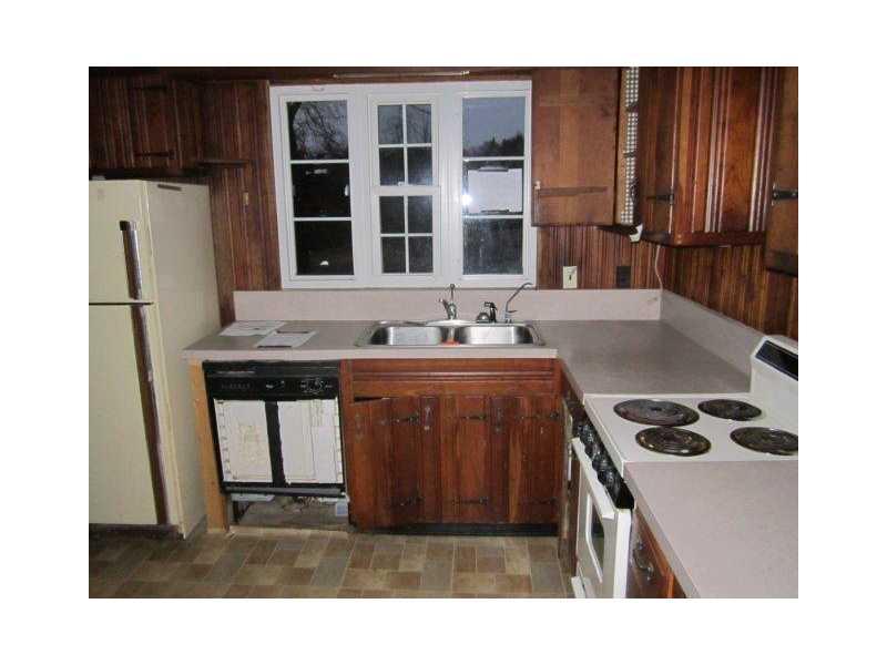 618 Davidson Drive Rochester, PA 15074 - Photo 14 of 25 Kitchen.