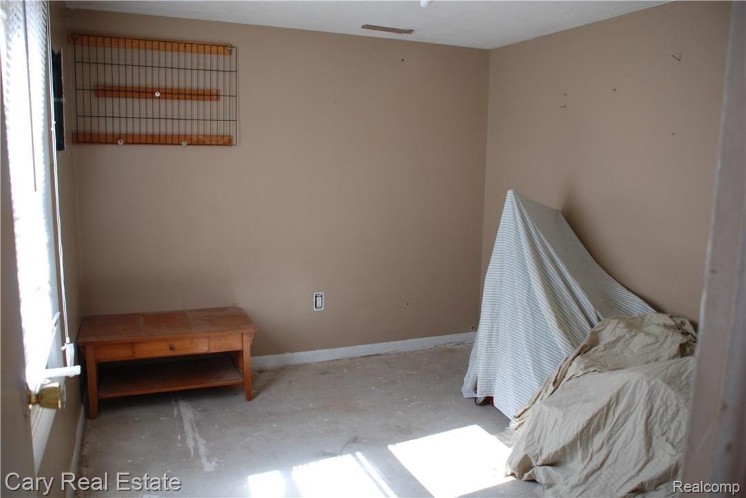 546 Fisher Road Highland, MI 48357 - Photo 14 of 21 DSC_1297.JPG