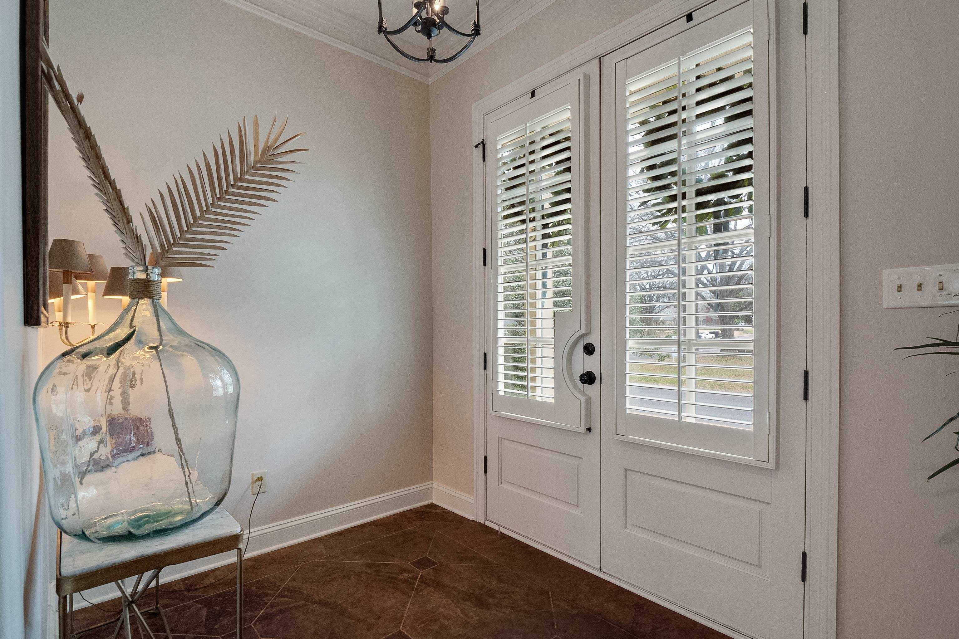 187 Ridgefield Road Memphis, TN 38111 - Photo 11 of 34 a view of walk in closet
