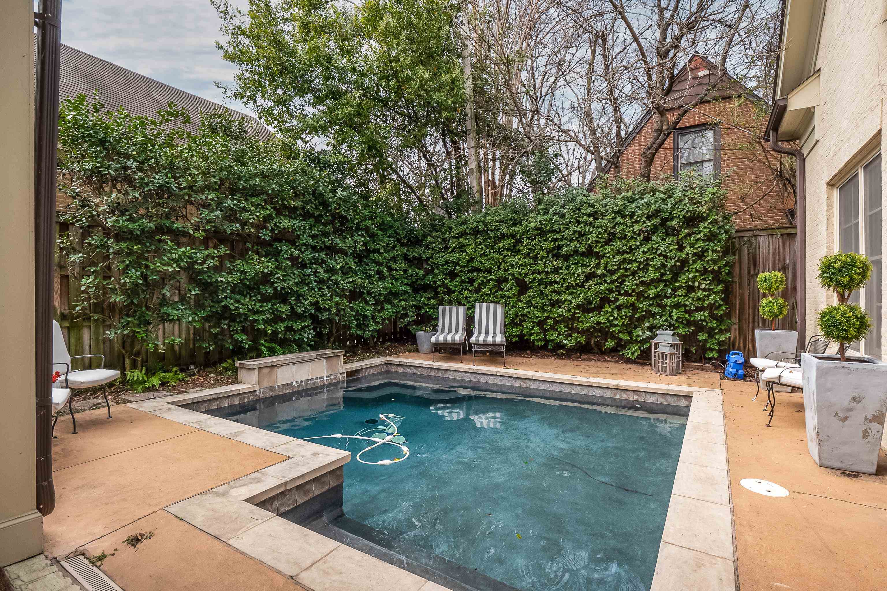 187 Ridgefield Road Memphis, TN 38111 - Photo 34 of 34 a house view with a outdoor space