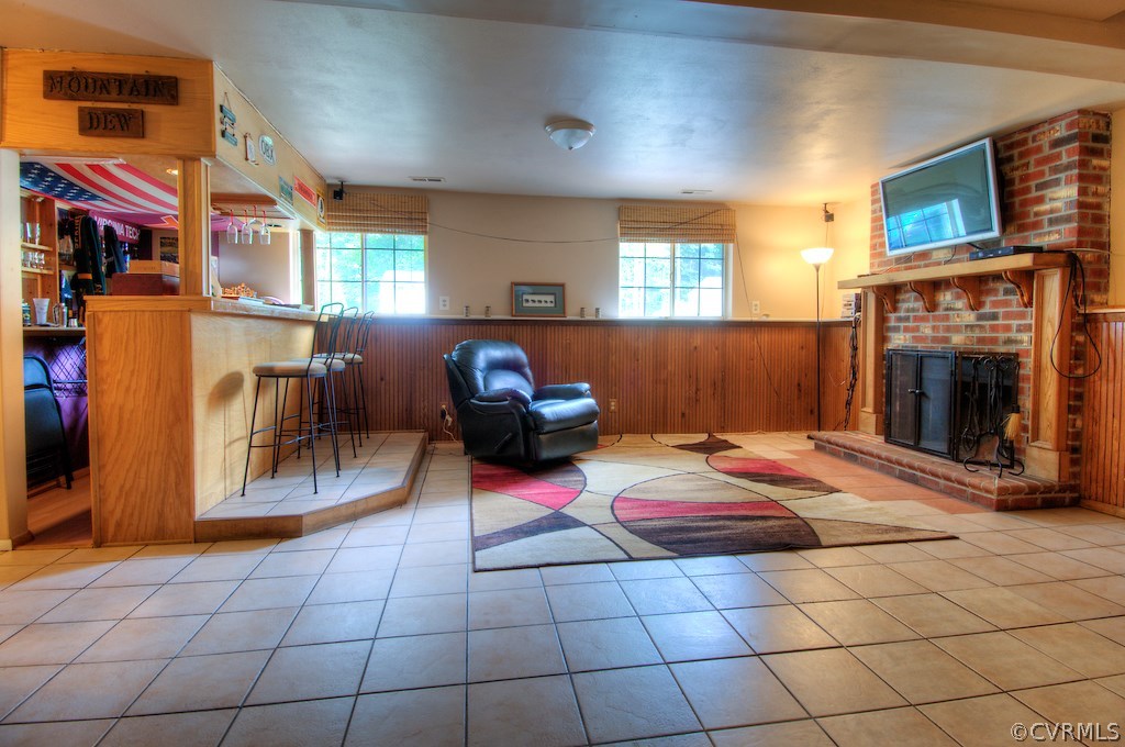2402 Cox Road Henrico, VA 23233 - Photo 12 of 24 Awesome area with a built-in bar to be used as a r