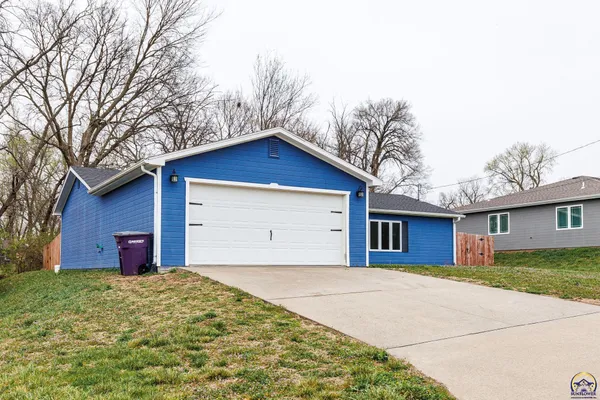 $210,000 | 132 Allen Hill Drive, Ogden, KS 66517