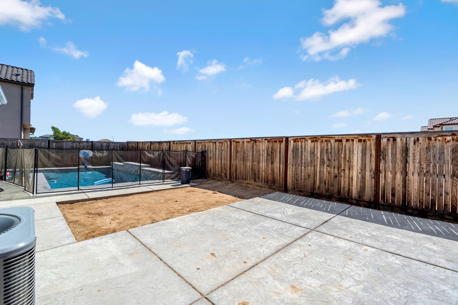 2468 Montana Avenue Clovis, CA 93619 - Photo 31 of 33 a view of a backyard