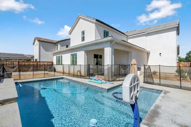 $710,000 | 2468 Montana Avenue, Clovis, CA 93619