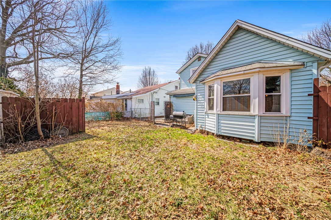 1035 Beachview Road Willoughby, OH 44094 - Photo 29 of 33