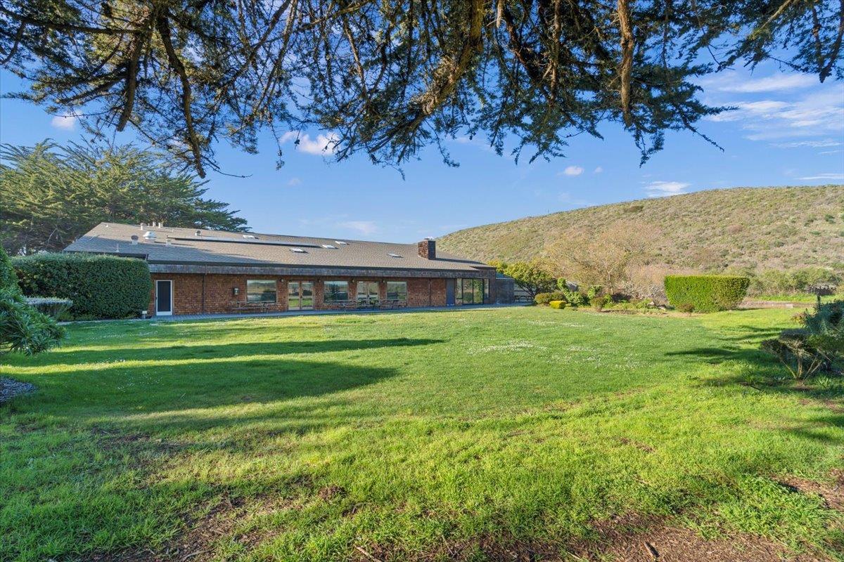 101 Shell Road, Unit 211 Watsonville, CA 95076 - Photo 25 of 29 a view of a house with a big yard