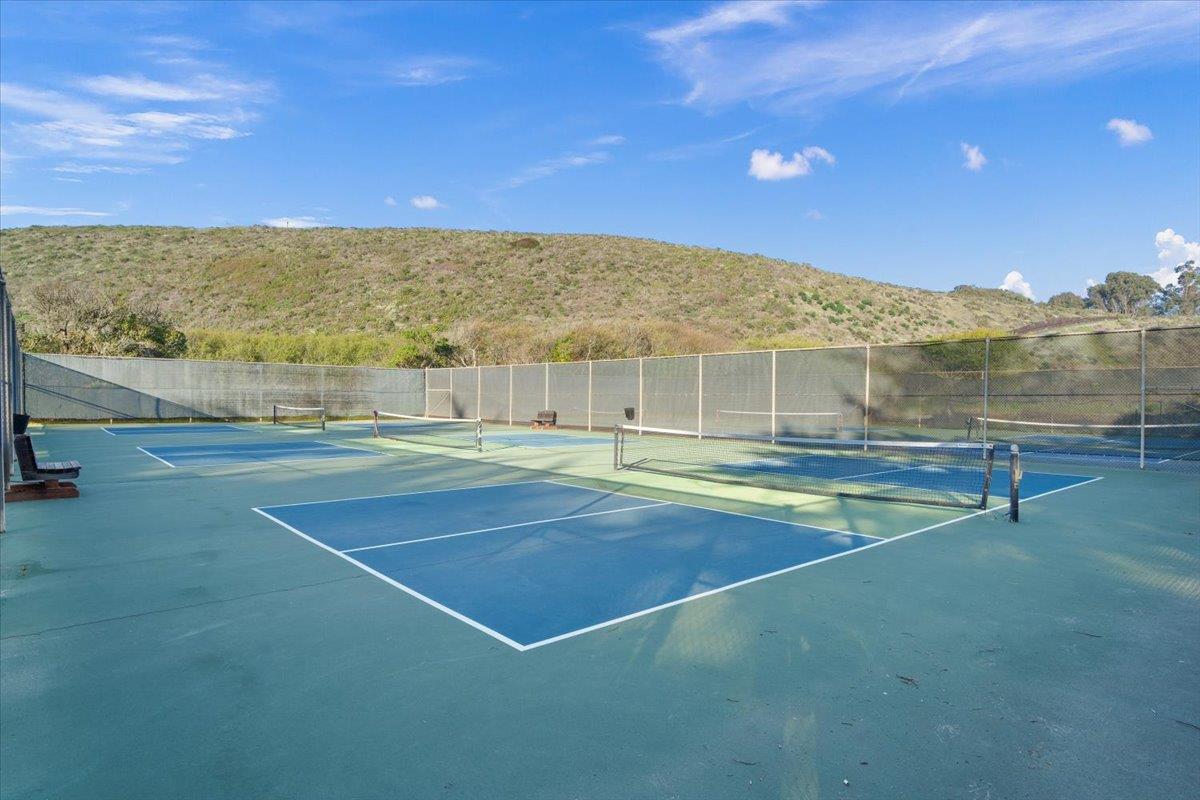 101 Shell Road, Unit 211 Watsonville, CA 95076 - Photo 28 of 29 a view of an outdoor space and basketball court