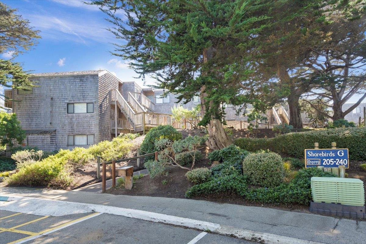 101 Shell Road, Unit 211 Watsonville, CA 95076 - Photo 6 of 29 a front view of a house with garden