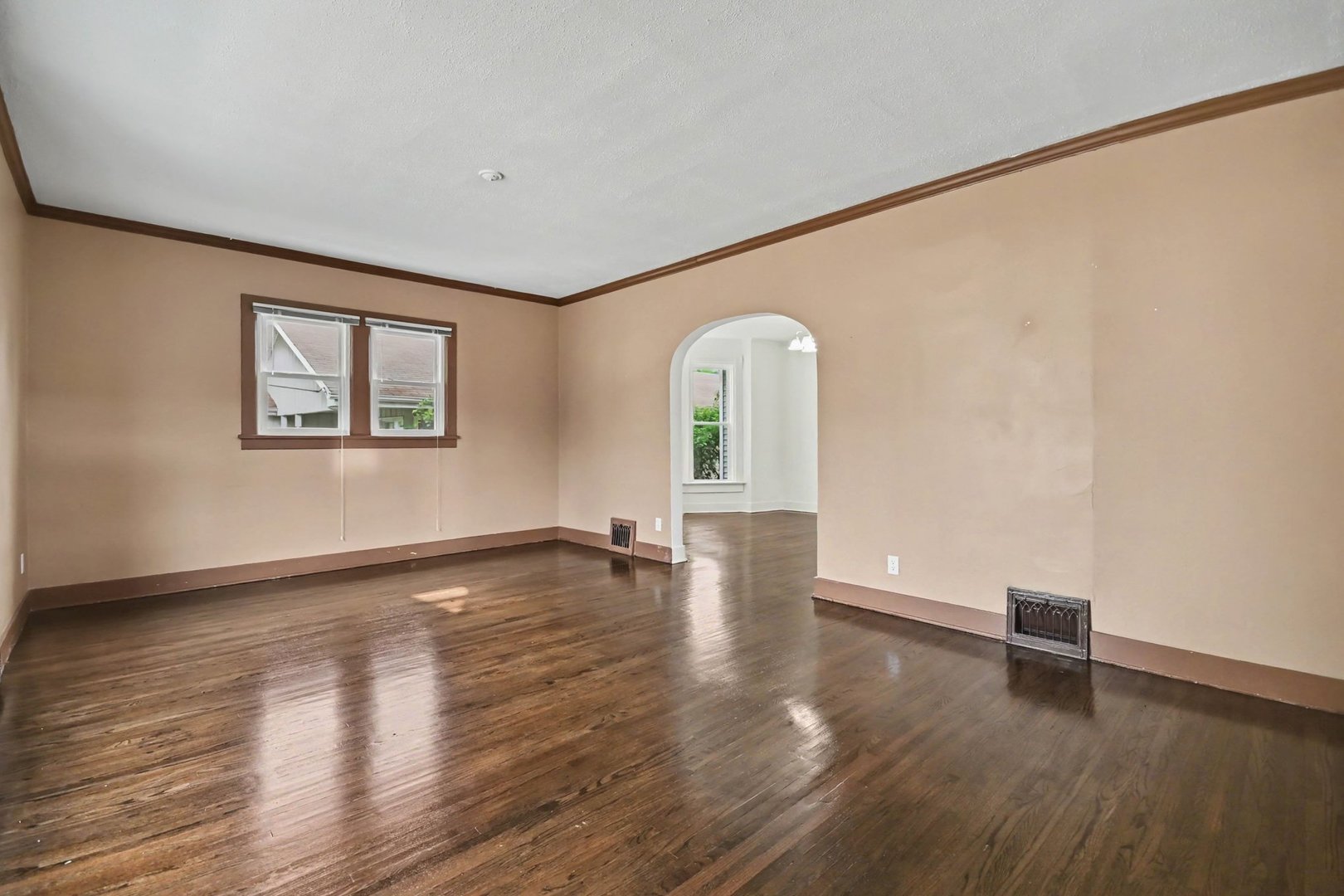 662 Bent Street Elgin, IL 60120 - Photo 5 of 24