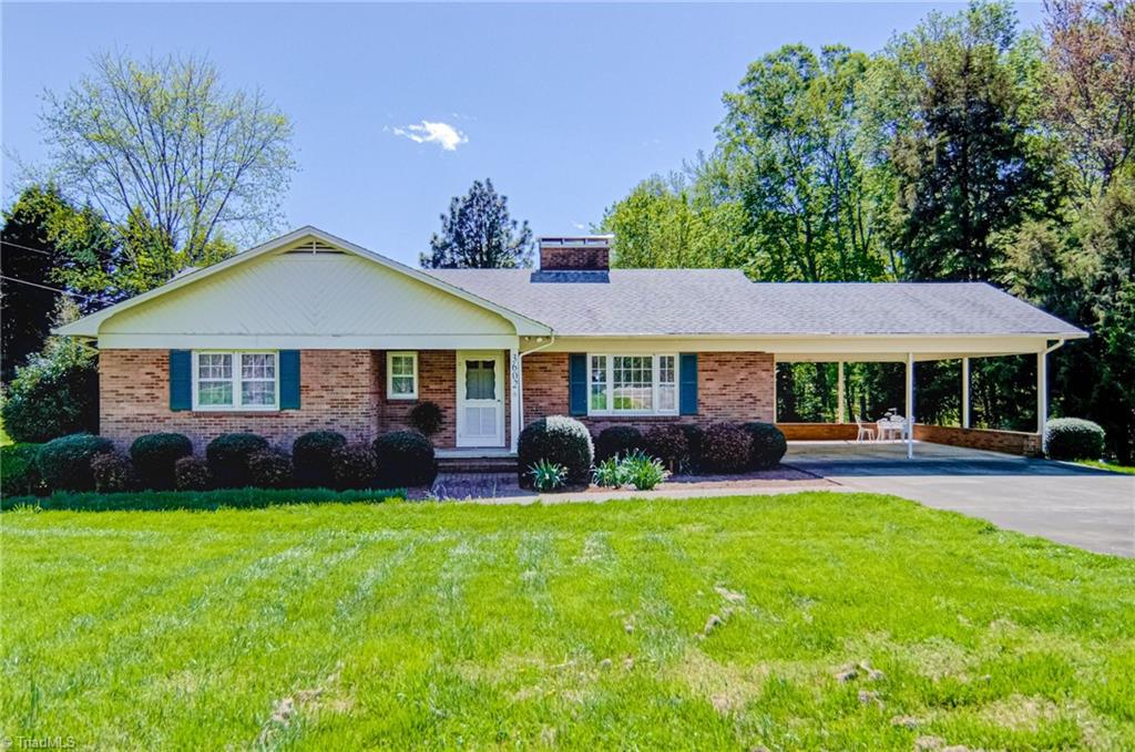 3602 Milhaven has an excellent location.  Close to a park, shopping, and restaurants.