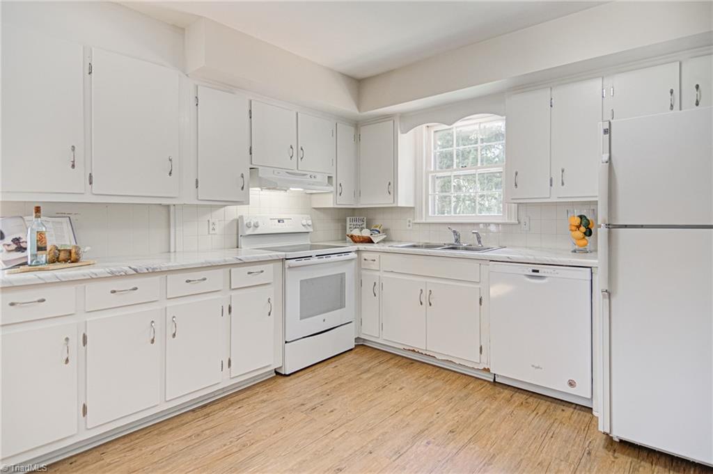 3602 Milhaven Road Winston-Salem, NC 27106 - Photo 6 of 36