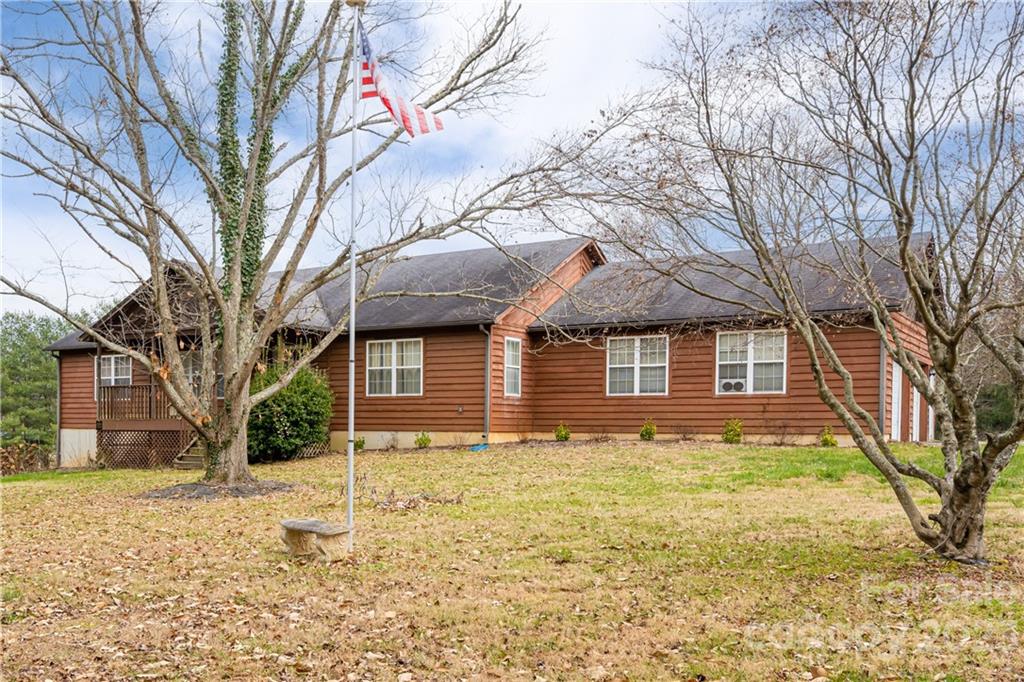 711 Crest Road Flat Rock, NC 28731 - Photo 1 of 36 Gallery Image 1