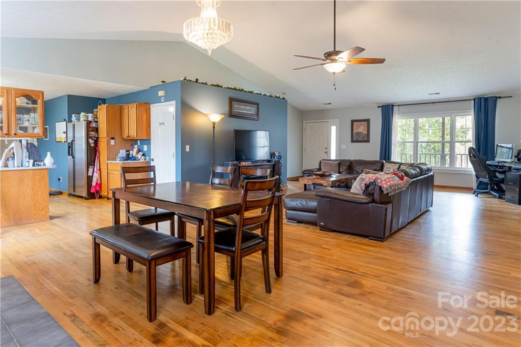 711 Crest Road Flat Rock, NC 28731 - Photo 13 of 36 Gallery Image 13