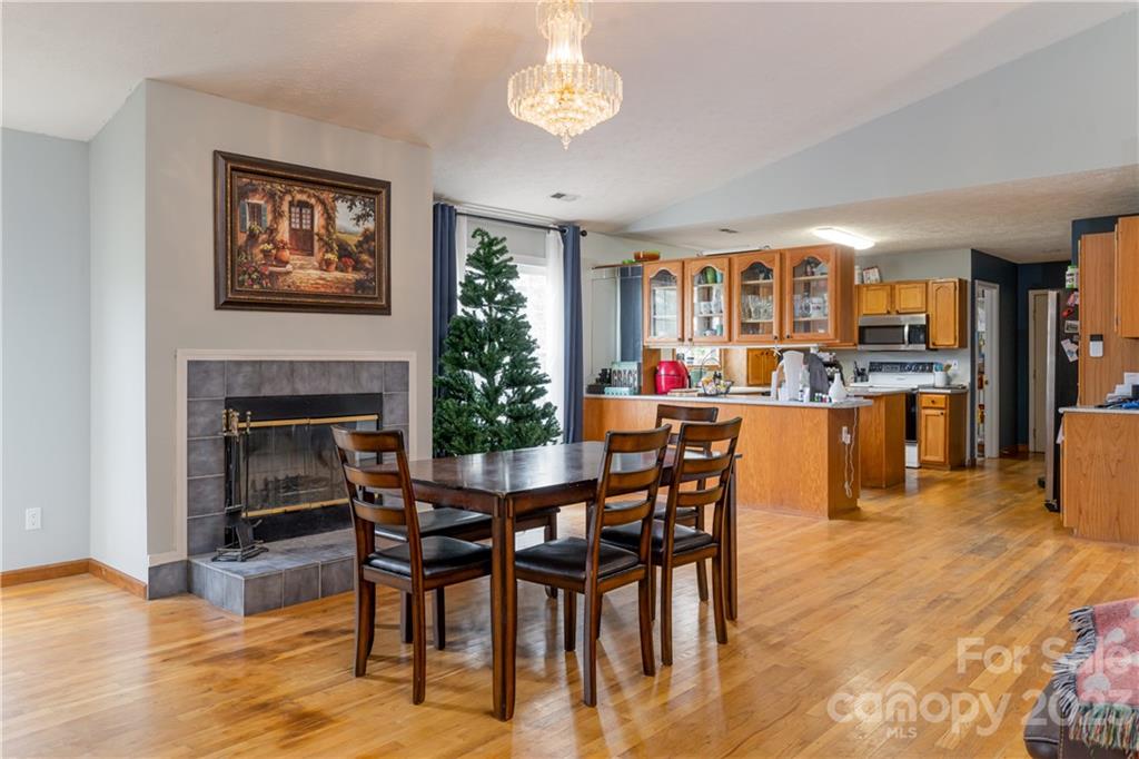 711 Crest Road Flat Rock, NC 28731 - Photo 16 of 36 Gallery Image 16