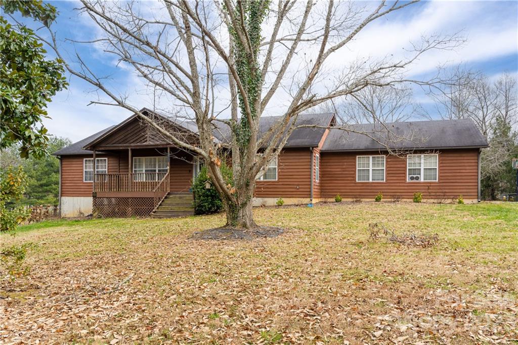 711 Crest Road Flat Rock, NC 28731 - Photo 2 of 36 Gallery Image 2