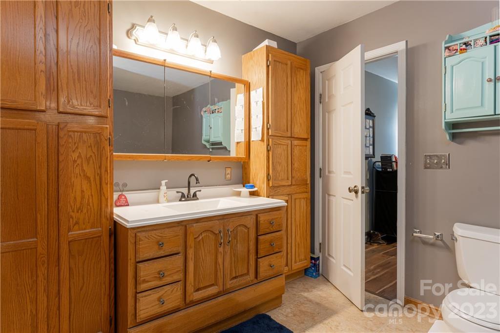 711 Crest Road Flat Rock, NC 28731 - Photo 21 of 36 Gallery Image 21