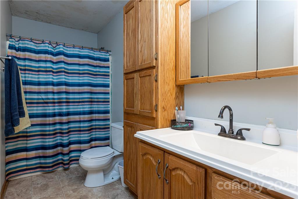 711 Crest Road Flat Rock, NC 28731 - Photo 25 of 36 Gallery Image 25