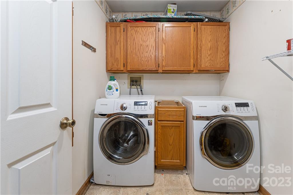 711 Crest Road Flat Rock, NC 28731 - Photo 26 of 36 Gallery Image 26