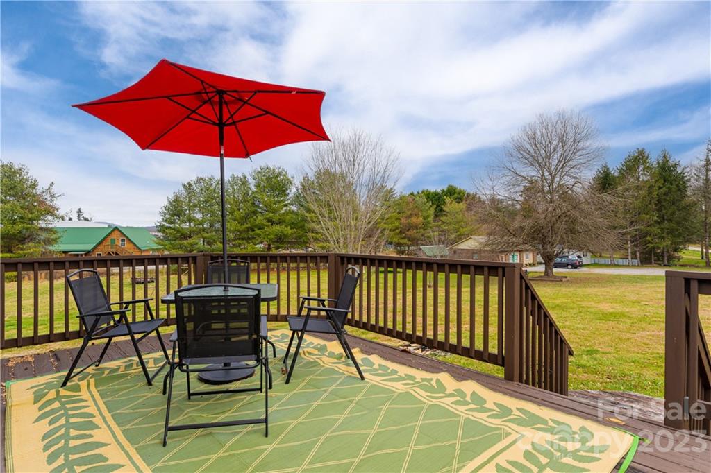 711 Crest Road Flat Rock, NC 28731 - Photo 29 of 36 Gallery Image 29