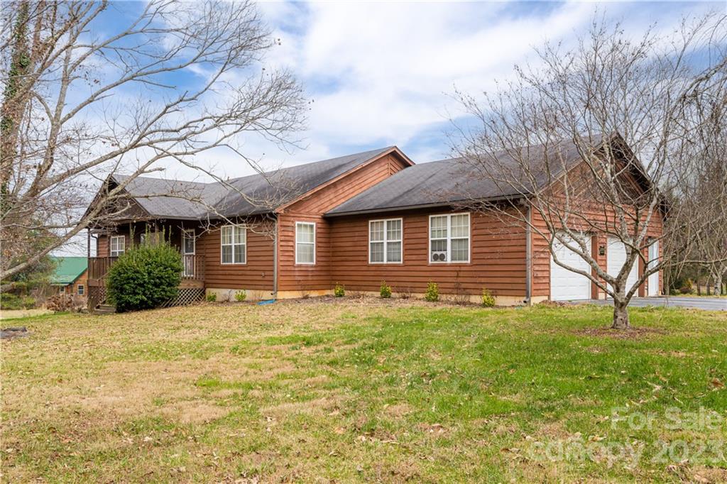 711 Crest Road Flat Rock, NC 28731 - Photo 3 of 36 Gallery Image 3