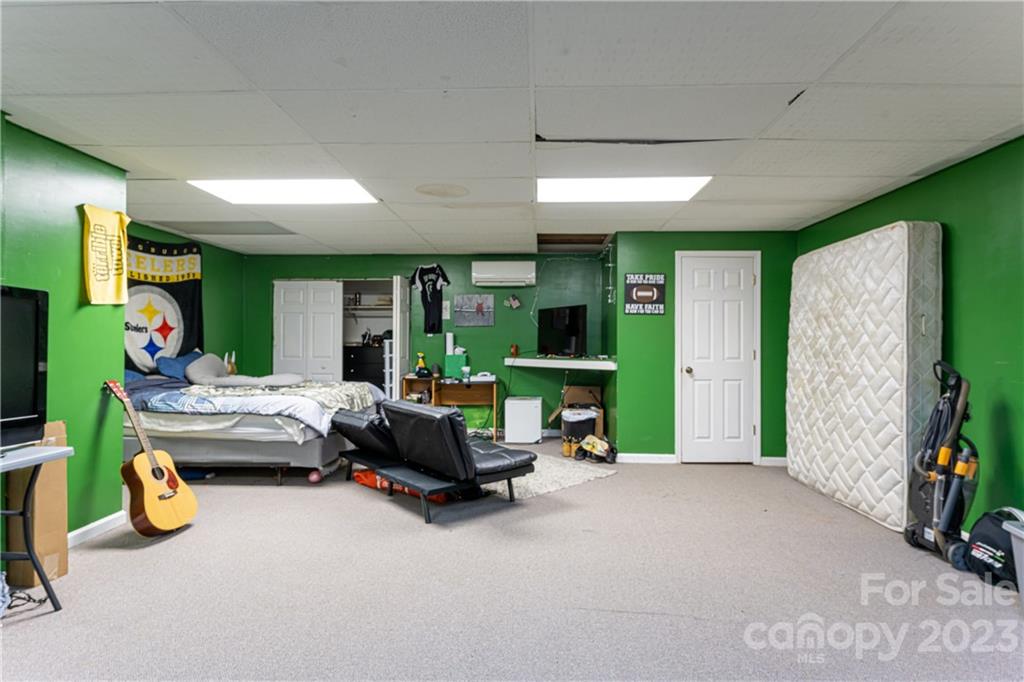 711 Crest Road Flat Rock, NC 28731 - Photo 33 of 36 Gallery Image 33