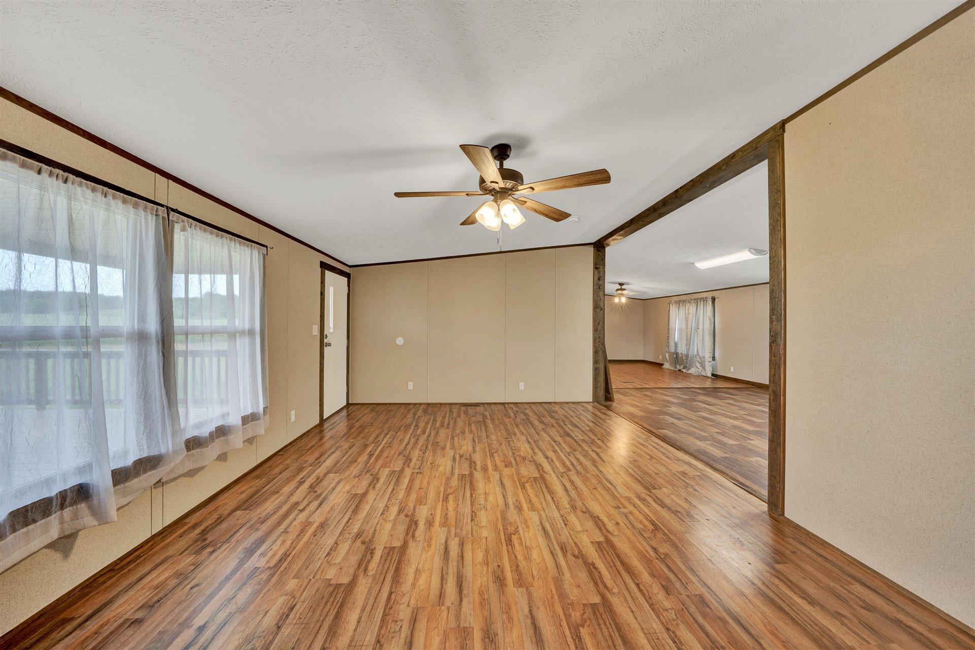 05-Shows Great 2855 Muse Field Rd-3