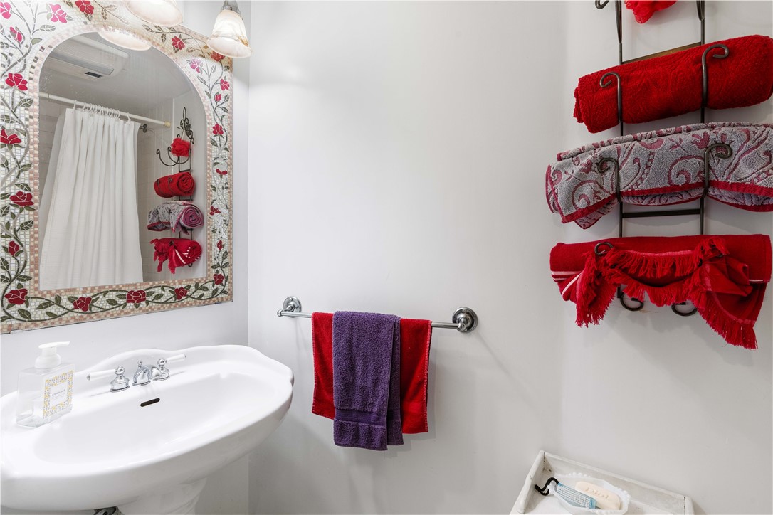 30 Loring Road Bristol, RI 02809 - Photo 15 of 32