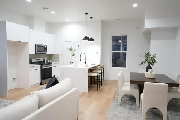 $2,539 | 629 North Tyler Street, Unit 105, Dallas, TX 75208