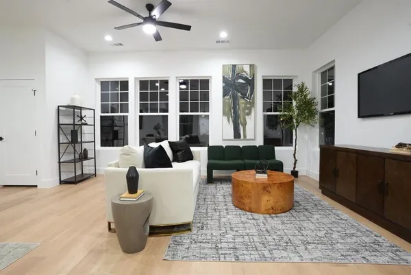 $2,539 | 629 North Tyler Street, Unit 105, Dallas, TX 75208