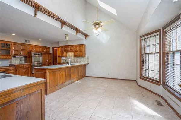 $750,000 | 4417 West 130th Street, Leawood, KS 66209