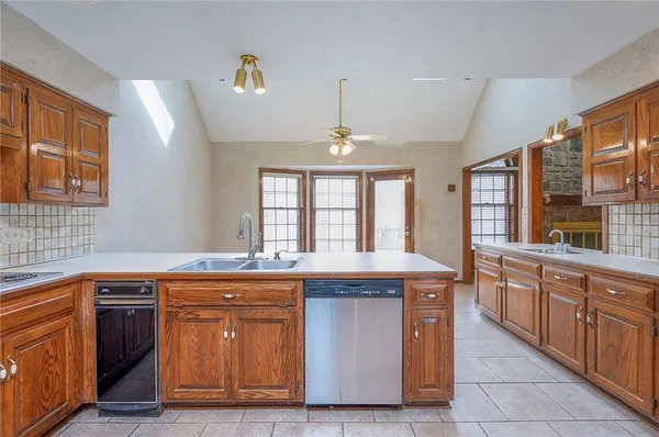 $750,000 | 4417 West 130th Street, Leawood, KS 66209