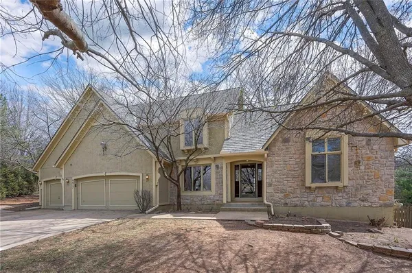 $750,000 | 4417 West 130th Street, Leawood, KS 66209