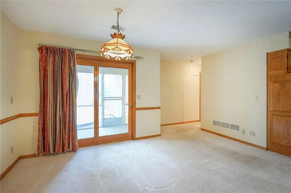 $750,000 | 4417 West 130th Street, Leawood, KS 66209