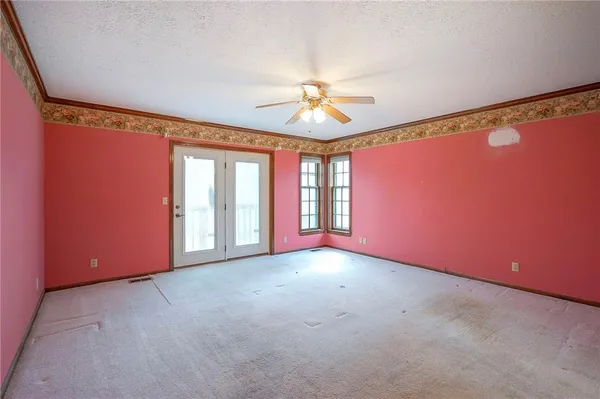 $750,000 | 4417 West 130th Street, Leawood, KS 66209