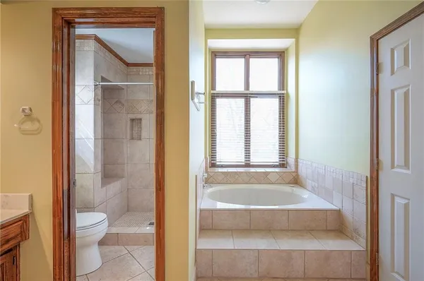 $750,000 | 4417 West 130th Street, Leawood, KS 66209