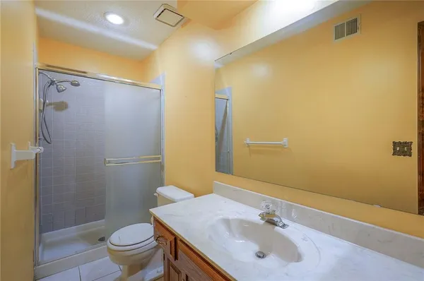 $750,000 | 4417 West 130th Street, Leawood, KS 66209
