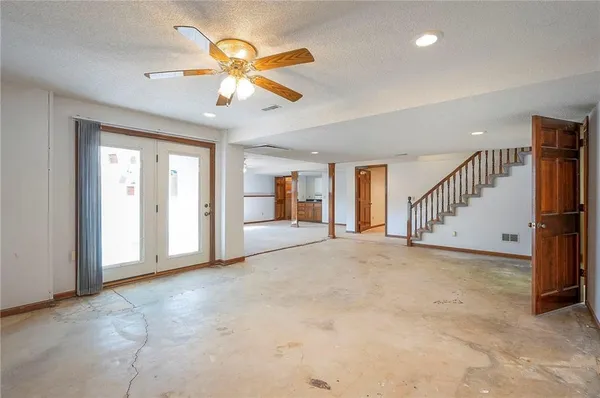 $750,000 | 4417 West 130th Street, Leawood, KS 66209