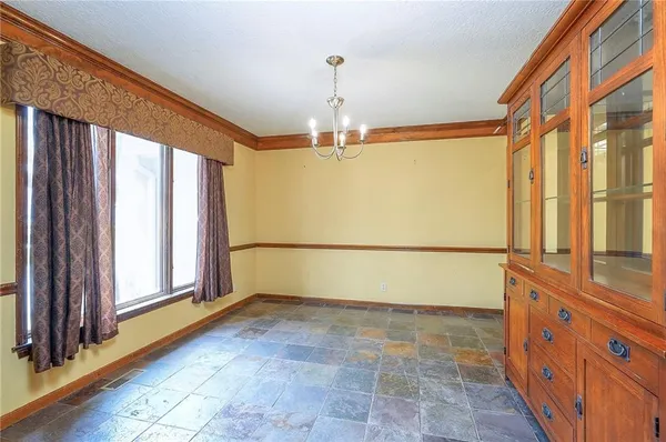 $750,000 | 4417 West 130th Street, Leawood, KS 66209