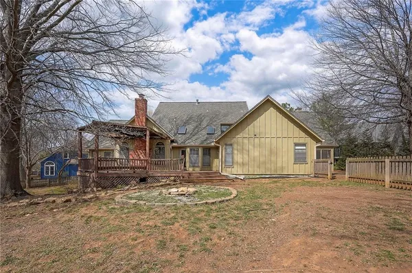 $750,000 | 4417 West 130th Street, Leawood, KS 66209