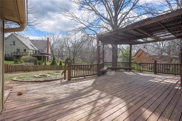 $750,000 | 4417 West 130th Street, Leawood, KS 66209