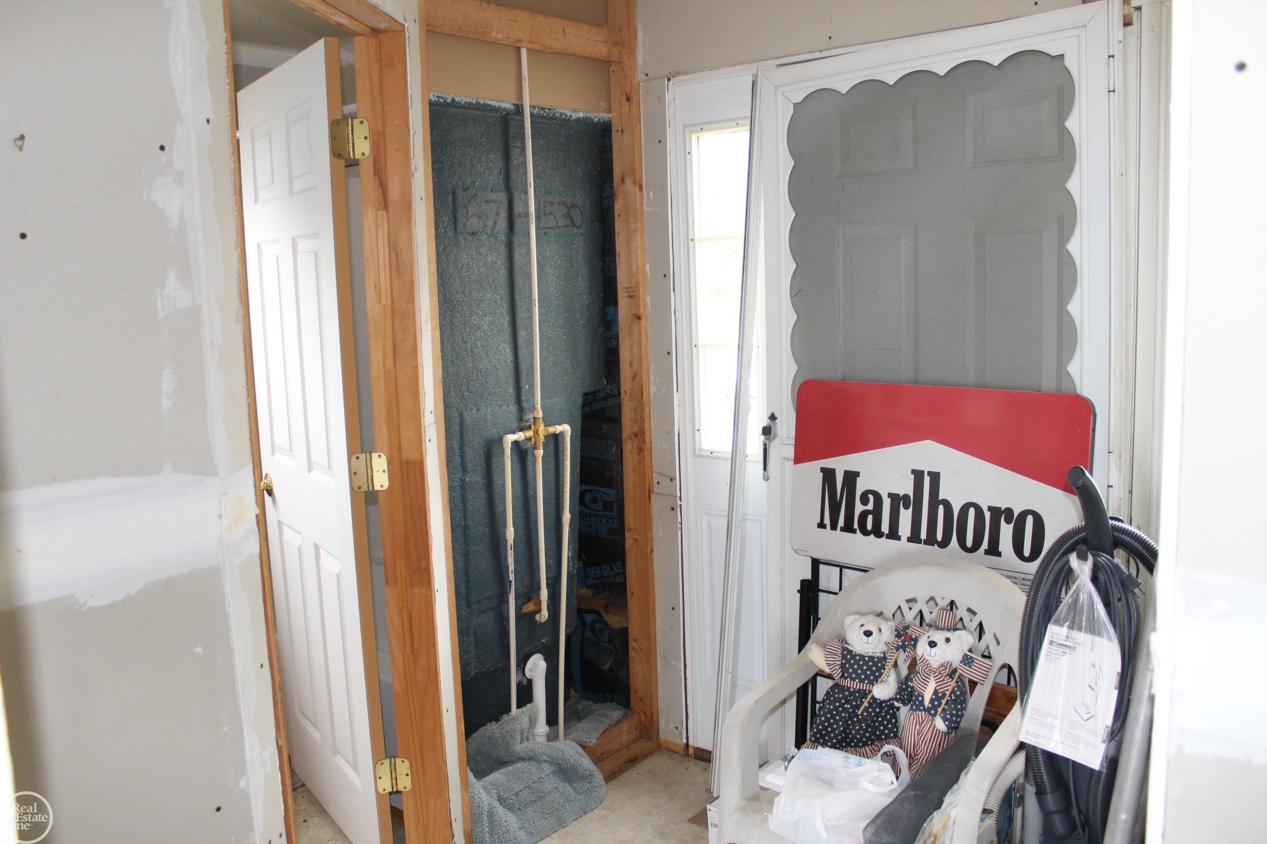 5203 Beachwood Road Standish, MI 48658 - Photo 20 of 30 50106477-19.JPG