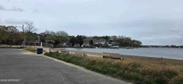 $3,900 | 30 Gladney Avenue, Toms River, NJ 08753