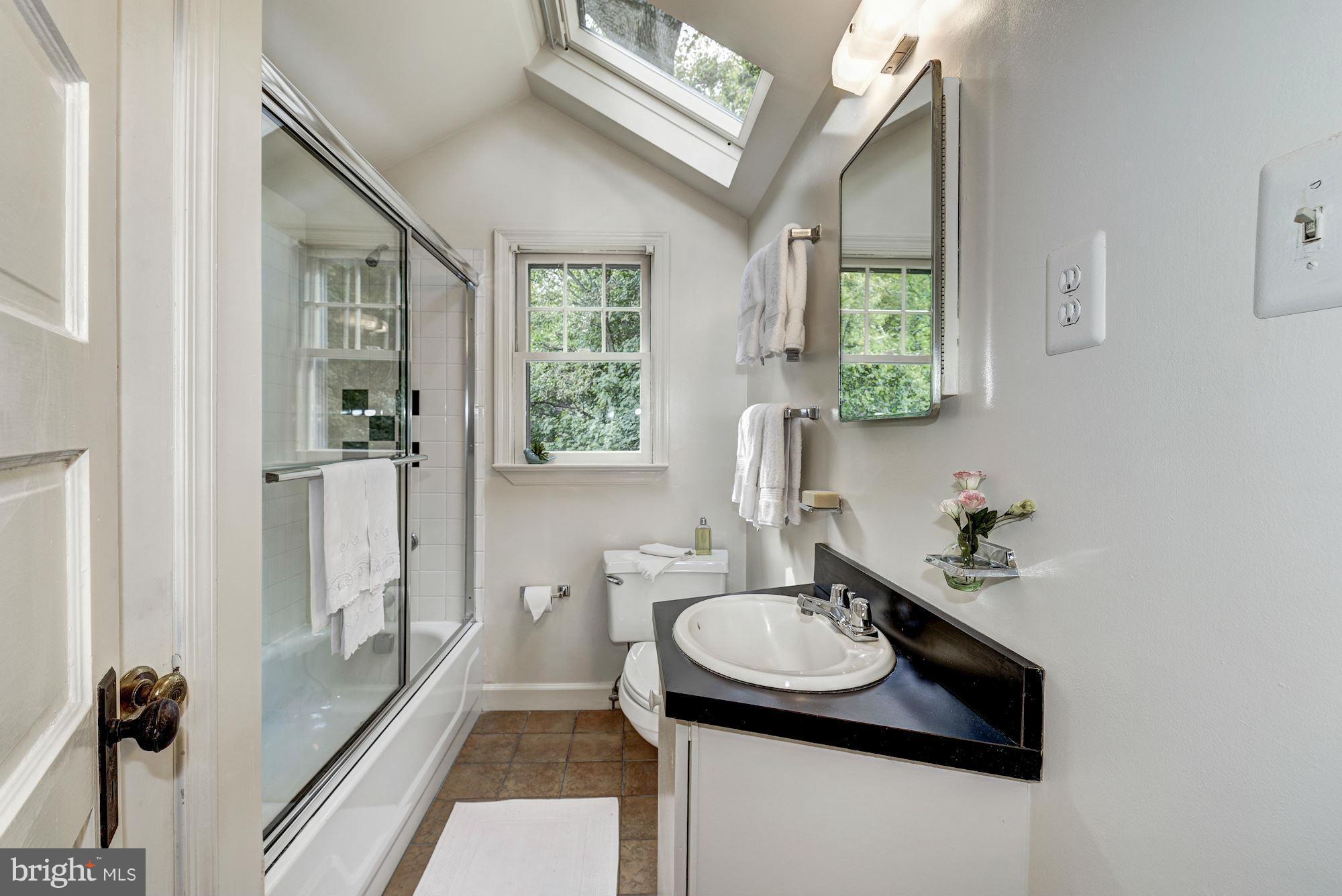 3035 Rodman Street Northwest Washington, DC 20008 - Photo 14 of 20 2nd Level Full Bath
